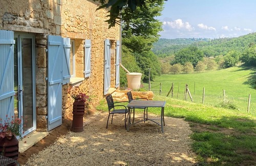 Saint-Pompont House | Perigord Noir - Beautiful cottage in a quiet location with shared swimming pool