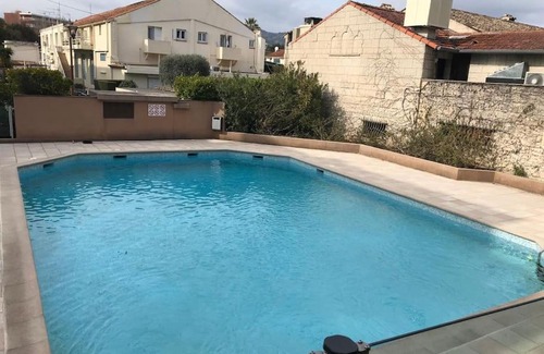 Mandelieu-la-Napoule Beach Apartment | Perle rare 2 pièces au pied de la plage et piscine résidence