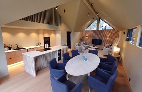 Kragero House | Perle ved sjøen! Ny hytte på 90m2.