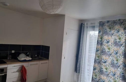 Persan Apartment | Persan Charmant Studio Avec Grand Balcon