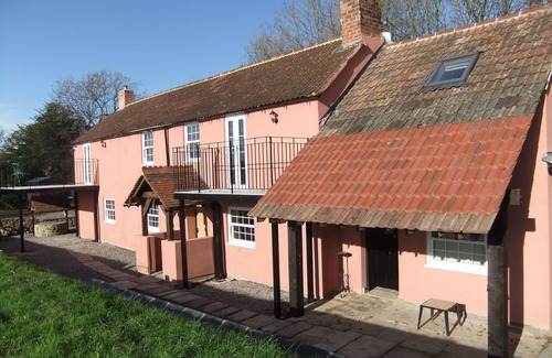 Gloucester House | Pershbrook Cottage & Garden on the River Severn.