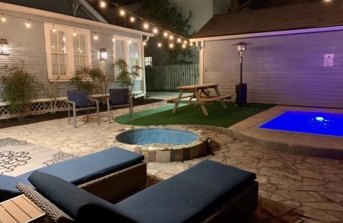 Mahncke Park House | Pershing Place: Historic home with heated spa/pool by Zoo, Pearl, Golf, Witte