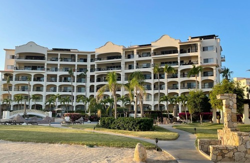 Zona Hotelera Condo | PERSONAL CONCIERGE! steps from the ocean with amazing views