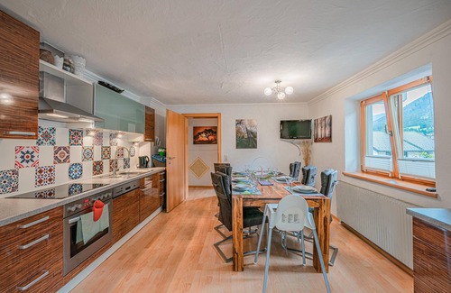 Muhlbach im Pinzgau Apartment | Pet-friendly apartment with garden