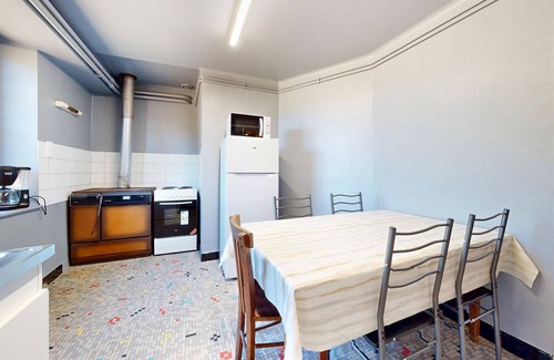 Saint-Julien-pres-Bort House | Pet friendly home in Sarroux - Saint Julien