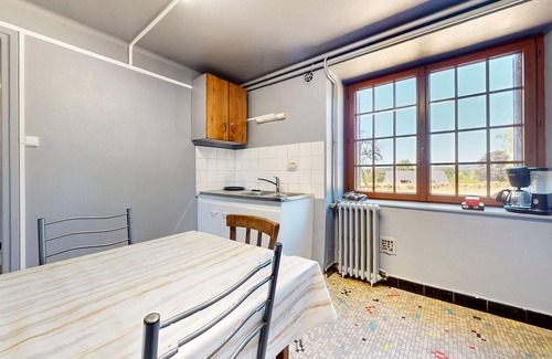 Saint-Julien-pres-Bort House | Pet friendly home in Sarroux - Saint Julien