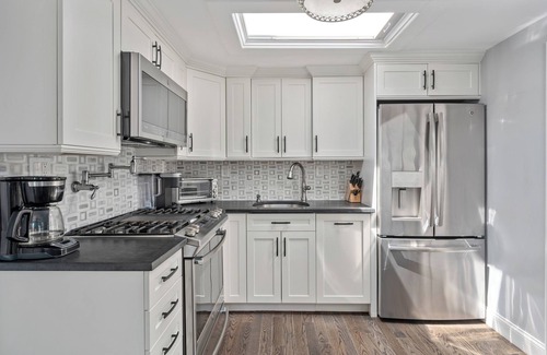 South Beach Haven Condo | PET Friendly 2BR OCEANFRONT Perfect for Small Family or Couple