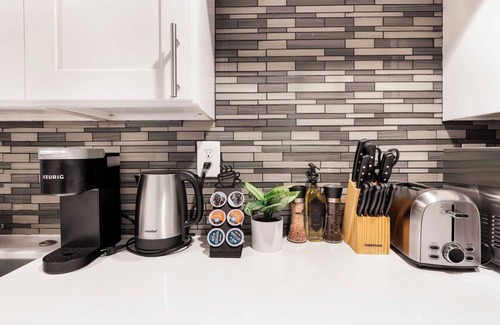 Wallingford Apartment | Pet Friendly 1BR Basement w/Gym |Near UW &Hospital