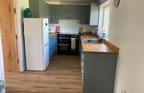 Farr Villa | Pet Friendly 1Br Modernised Cottage with Fibre WiFi