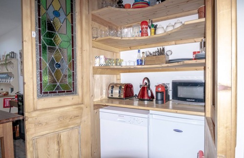 Titchfield Cottage | Pet friendly 2 Bed House Titchfield Village Centre