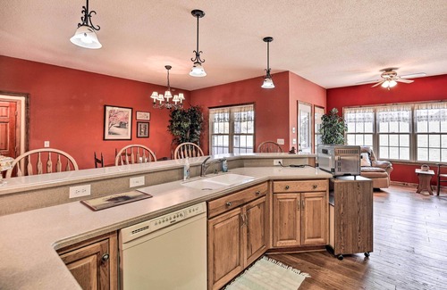 Abingdon House | Pet-Friendly Abingdon Abode w/Yard & Grill!