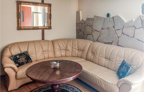 Objazda Apartment | Pet Friendly Apartment In Retowo 4