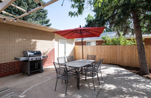 Arvada Plaza Area Apartment | Pet friendly apartment in thriving Arvada