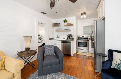 Saint Simons Island Cottage | Pet Friendly Cottage! One short block to beach! Walk to shops and dining!