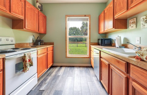 Palm City Cabin | Pet-Friendly Cabin on 50 Acres in Palm City!