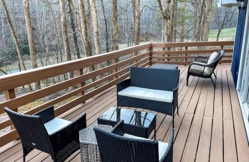 Deep Gap House | Pet friendly cabin on 5 Acres near Boone & parkway