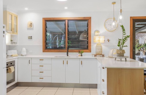 Tewantin Apartment | Pet friendly | Child friendly | Family home | A/C | 2 bedroom | 2 bathrooms