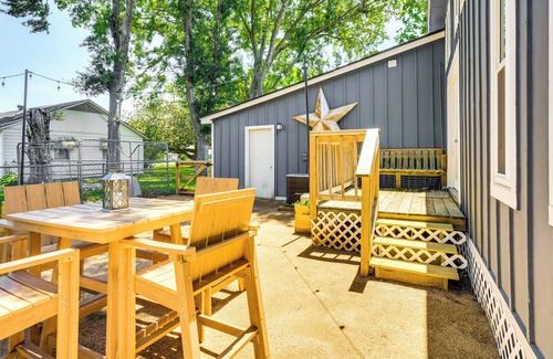 Tomball Cottage | Pet-friendly Cottage, 3 Blocks to Main St!