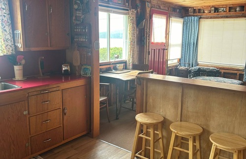 Skiff Lake Cottage | Pet friendly cottage on Skiff Lake