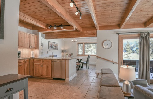 Keystone House | Pet Friendly, Cozy and Spacious, Free Shuttle