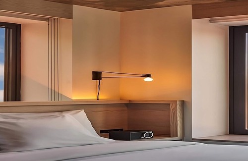 Washington Heights Hotel | Pet-Friendly Deluxe Queen Rooms at Radio Hotel, Minutes to Fort Tryon Park!