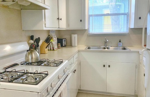 Greater South River City House | Pet-friendly Duplex, Big Shared Yard in Charming Historic Travis Heights!