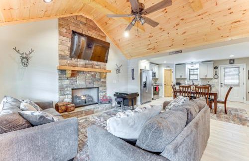 Ellijay House | Pet-Friendly Ellijay Cabin Resort Perks and Hot Tub