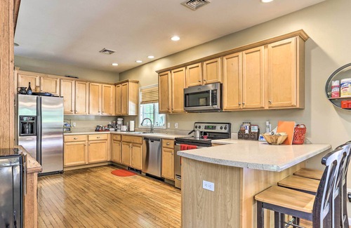 Pine Bush House | Pet-Friendly Grand Pine Bush Retreat on 2 Acres!