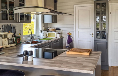 Tjeldsund House | Pet friendly home in Hol i Tjeldsund