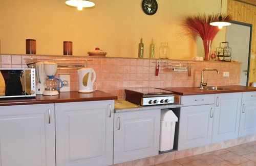 Belveze House | Pet friendly home in Belvèze with WiFi