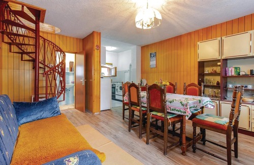 Breze House | Pet friendly home in Breze with WiFi