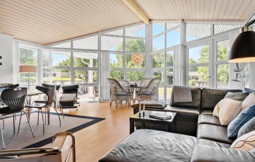 Hvalpsund House | Pet Friendly Home In Farsø With Wifi