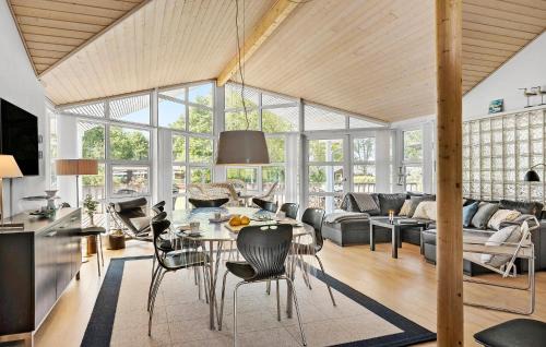 Hvalpsund House | Pet Friendly Home In Farsø With Wifi