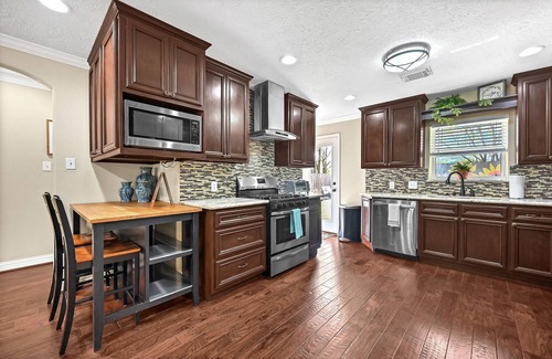 Garden Oaks House | Pet Friendly Home in Garden Oaks/Forest Oak area Lrg 4 Bedroom Home