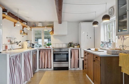 Helsned House | Pet friendly home in Humble with WiFi