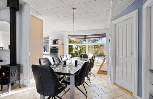 Sydlangeland House | Pet friendly home in Humble with sauna