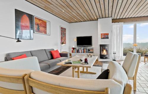 Fejrup House | Pet Friendly Home In Knebel With Sauna