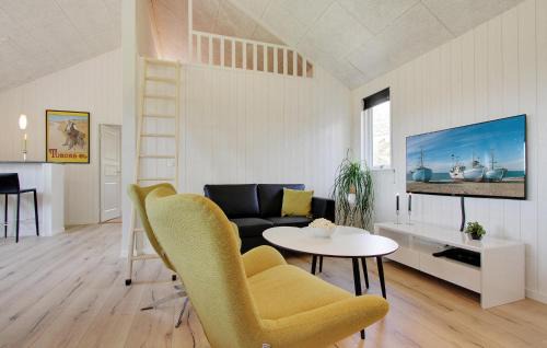 Bedegaard House | Pet Friendly Home In Nexø With Kitchen