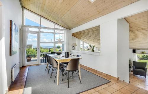 Grønninghoved Strand House | Pet Friendly Home In Sjølund With Sauna