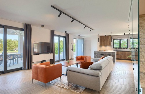 Vranje Selo House | Pet friendly home in Vizinada