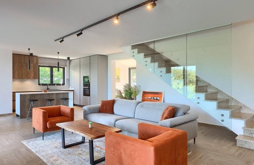 Vranje Selo House | Pet friendly home in Vizinada