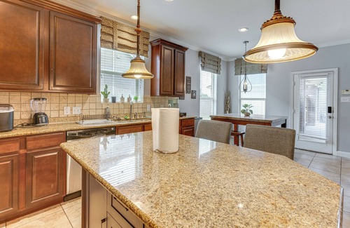 Iowa Colony House | Pet-Friendly Home w/Patio & Yard in Rosharon