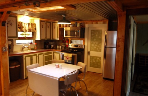 North Conway Apartment | Pet Friendly In town location with a cabin feel