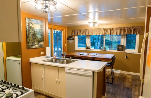 Minocqua House | Pet Friendly, Lake Fun! Dragonfly Trail Retreat