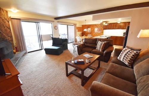 Dillon Condo | Pet Friendly-Lakefront, Amazing Views. Available for 30 Days or More Only