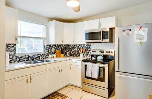 Lake Somerset House | Pet-Friendly Lakeland Escape w/Private Pool!