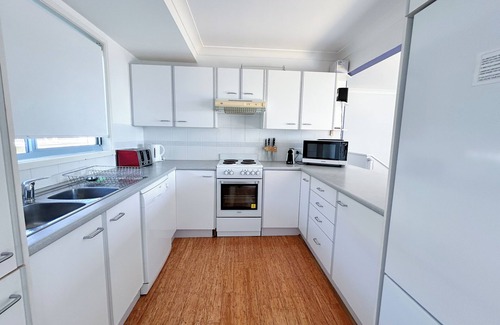 Black Head House | Pet Friendly, Magnificent Ocean Views, A minutes' Easy Stroll To The Beach