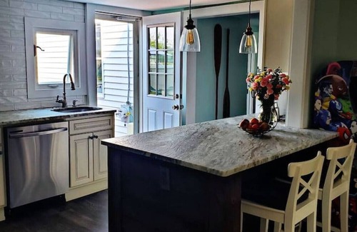 Rio Grande House | Pet friendly minutes to beach!