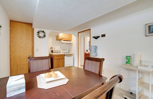 Spring Lake Park Apartment | Pet-Friendly Minneapolis Apt Near Shops & Dining!