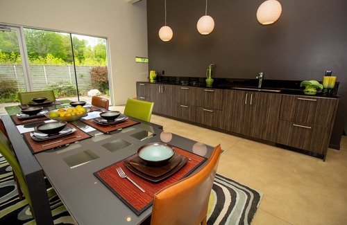 La Porte House | Pet friendly, Modern, Unique - Near Orchards & Lakes